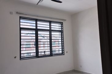 Iris @ Bandar Hillpark