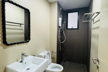 Renai Jelutong Residences