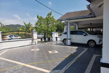 Corner Facing Open Renovated Extended Fasa 2 Puncak Alam