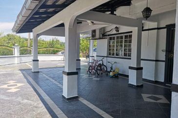 Corner Facing Open Renovated Extended Fasa 2 Puncak Alam