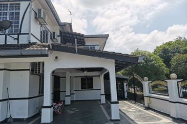 Corner Facing Open Renovated Extended Fasa 2 Puncak Alam