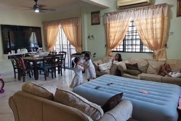 Corner Facing Open Renovated Extended Fasa 2 Puncak Alam