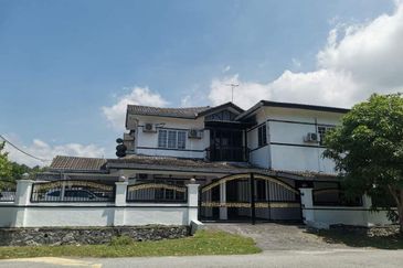 Corner Facing Open Renovated Extended Fasa 2 Puncak Alam