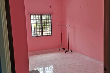 Corner Facing Open Renovated Extended Fasa 2 Puncak Alam