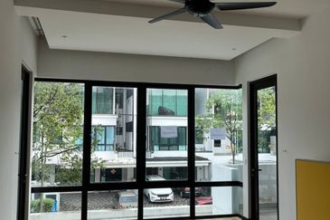 Duta Villa, Setia Alam