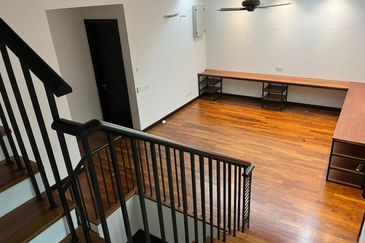 Duta Villa, Setia Alam