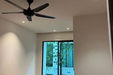 Duta Villa, Setia Alam