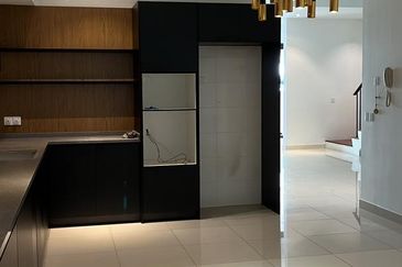 Duta Villa, Setia Alam