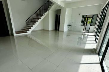 Duta Villa, Setia Alam