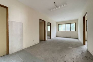 Johan Court Flat @ Alam Perdana