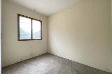 Johan Court Flat @ Alam Perdana