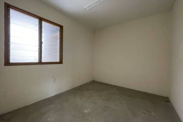 Johan Court Flat @ Alam Perdana