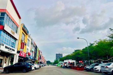 Taman Mount Austin Commercial