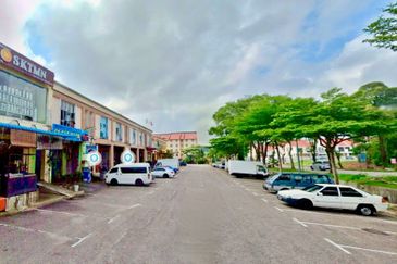 Austin Avenue @ Taman Mount Austin