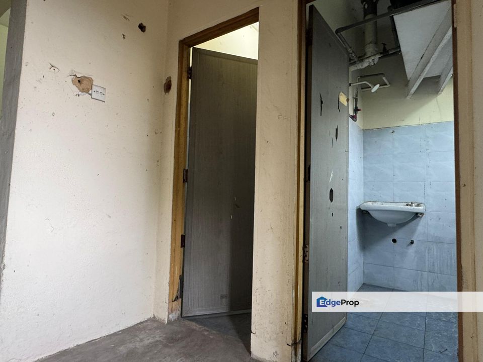 Saleng MAIN ROAD Shop For Sale , Johor, Kulai