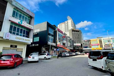 Taman Mount Austin Commercial