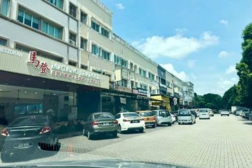 Taman Mount Austin Commercial