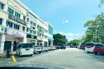 Taman Mount Austin Commercial