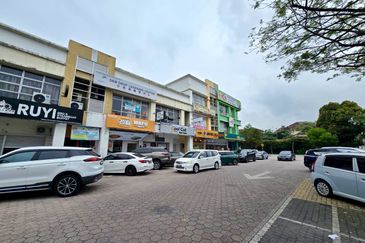 Taman Mount Austin Commercial