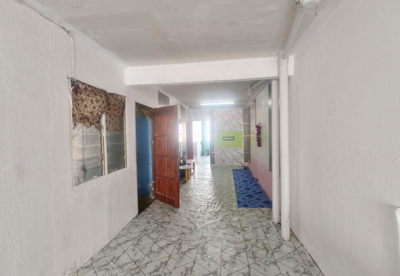 Taman Putri Kulai Flat