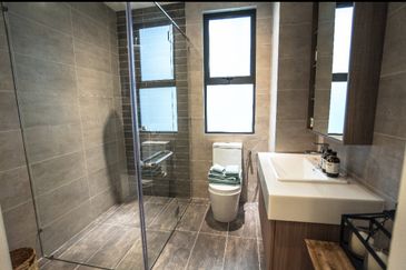 The M @ Medini Macrolink