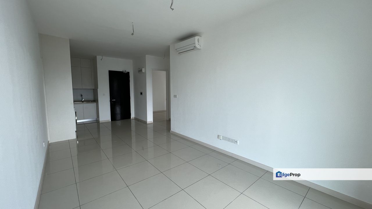 Medini Apartment with CW Bus Stop for Sale , Johor, 