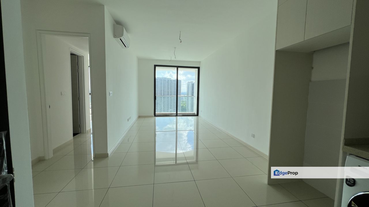 Medini Apartment with CW Bus Stop for Sale , Johor, 