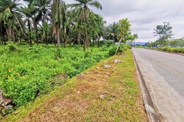 Gelang Patah Zon Industry Land For Sale 