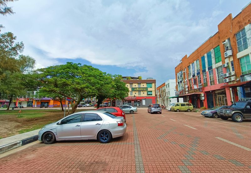 Pontian TENANTED CORNER Shop For Sale 