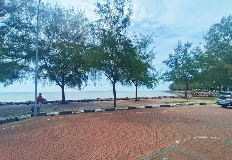 Pontian TENANTED CORNER Shop For Sale 