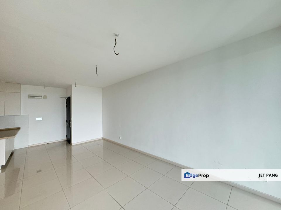 Medini Macrolink Spacious 3+1 Bedrooms For Sale from SGD230k - Ready Completed Foreigners Welcome - Near International Schools, Eco Botanic & Tuas, Johor, 