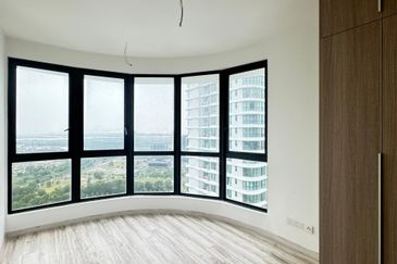 The M @ Medini Macrolink