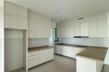 The M @ Medini Macrolink