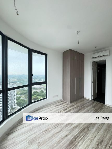 Medini Macrolink Spacious 3+1 Bedrooms For Sale from SGD275k - Ready Completed Foreigners Welcome - Near International Schools, Eco Botanic & Tuas, Johor, 