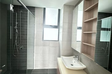 The M @ Medini Macrolink