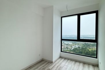 The M @ Medini Macrolink