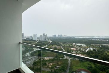 The M @ Medini Macrolink