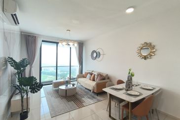 The M @ Medini Macrolink