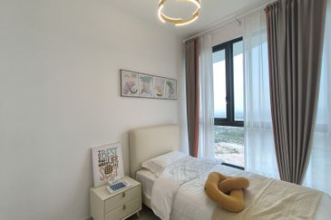 The M @ Medini Macrolink