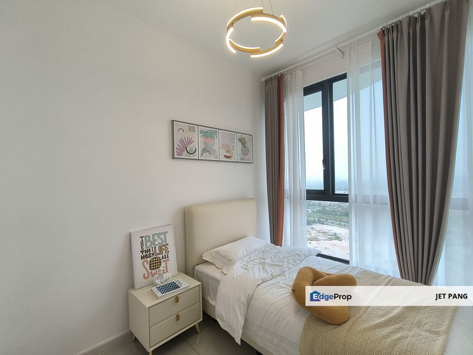 Medini Macrolink Iskandar Puteri 2+1 Bedrooms for Sale from SGD170k Foreigners Welcome Ready Completed Near International Schools Eco Botanic & Tuas, Johor, 