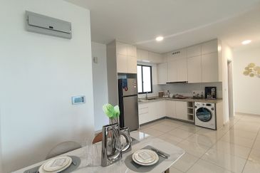 The M @ Medini Macrolink