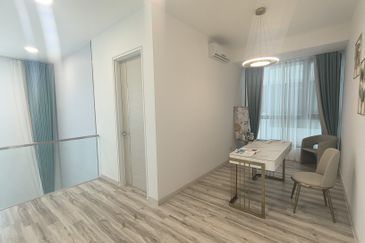 The M @ Medini Macrolink