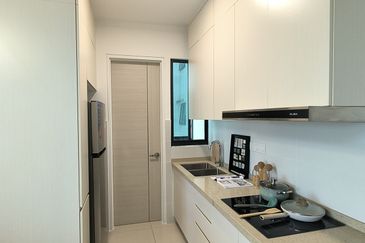 The M @ Medini Macrolink