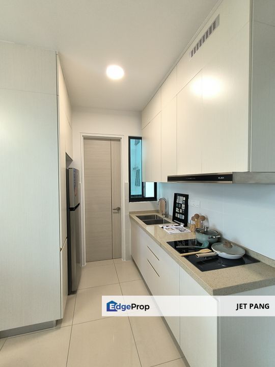 Medini Macrolink Duplex Loft for Sale from SGD230k Foreigners Welcome Ready Completed 40+ Facilities 10-acre Central Park, Near International Schools , Johor, 