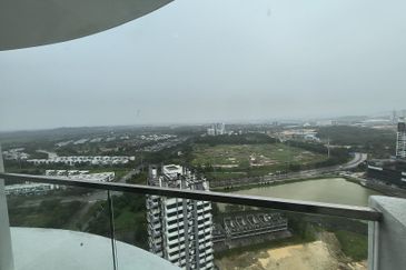 The M @ Medini Macrolink