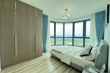 The M @ Medini Macrolink