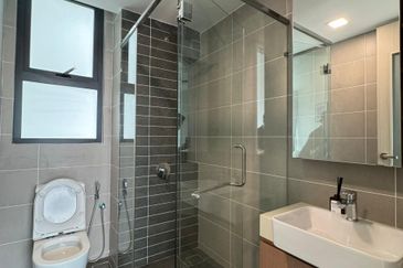 The M @ Medini Macrolink