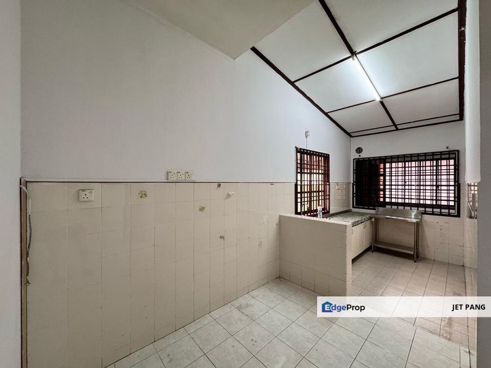 Pelangi Indah Jalan Pesona 1.5-Storey Terrace House End Lot with Extra 10 Feet Land for Sale - Unblocked View Gated & Guarded Freehold Title, Johor, Ulu Tiram