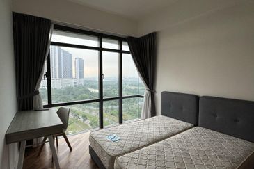 Grand Medini