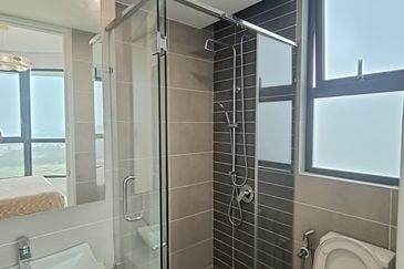 The M @ Medini Macrolink